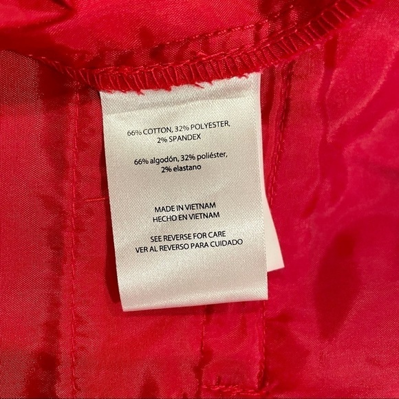 Isaac Mizrahi Red Scalloped Hem Tailored Flat Front Short with Pink Waistband 12 - Picture 8 of 8